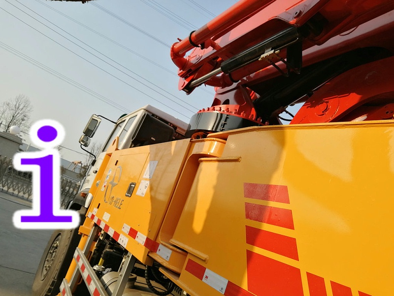 青島小型混凝土泵車價(jià)格 (2)