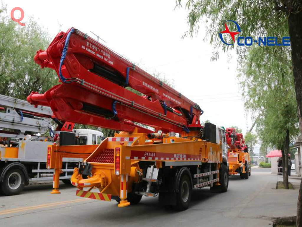 小型泵車，天泵，小型混凝土泵車