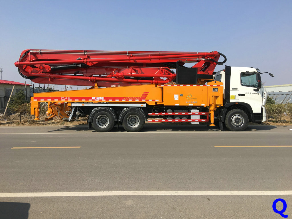 小型混凝土泵車，天泵，小型泵車。混凝土泵車