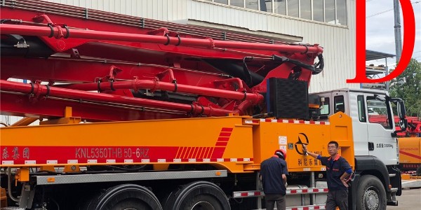 怎樣購買一臺小型混凝土泵車，什么價格劃算？