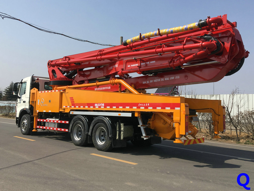 小型混凝土泵車 小型泵車，天泵，混凝土泵